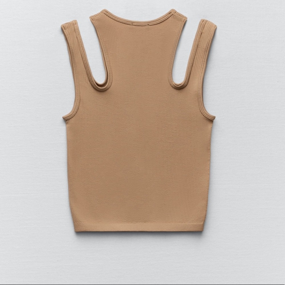 𝗡𝗪𝗧 𝗭𝗮𝗿𝗮 • Seamless Cut Out Top